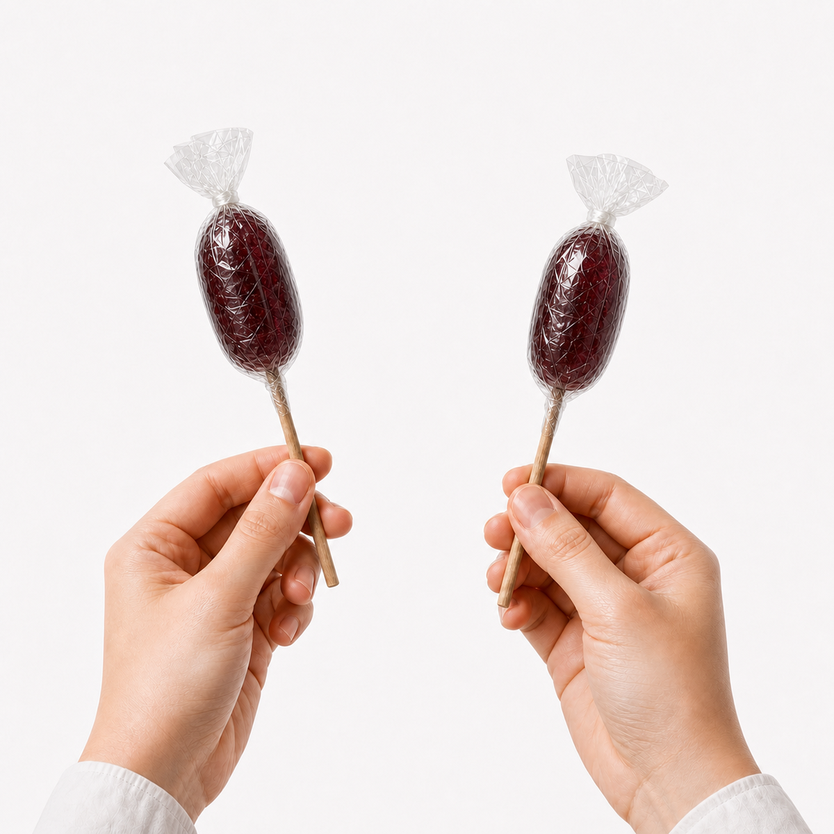 Maison Ratti Violet Lollipop, held in the hands